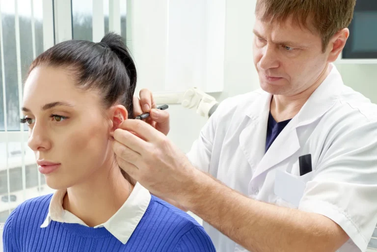 Otoplastia en Ereván, Armenia: operación, recuperación y si merece la pena