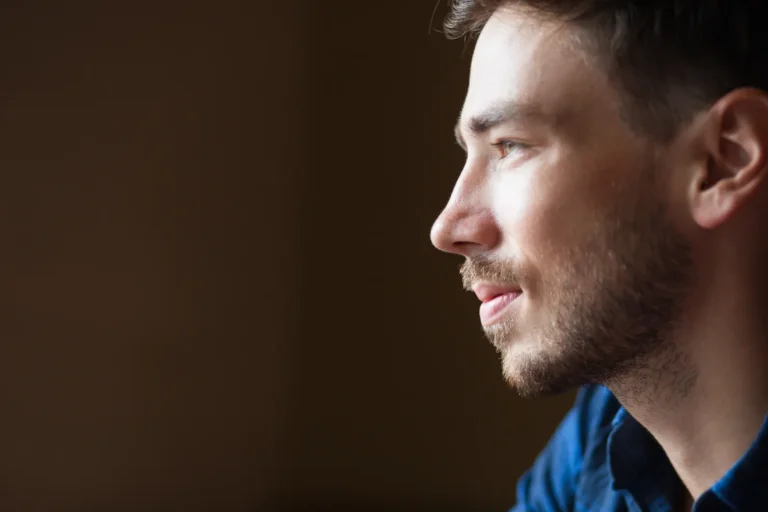 Rinoplastia en hombres: cómo conseguir una nariz masculina natural