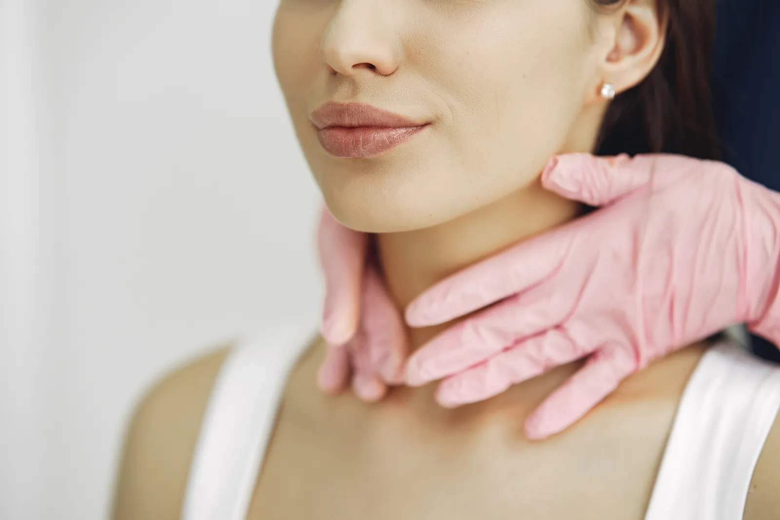 Liposucción de papada o lifting de cuello: cómo definir el perfil